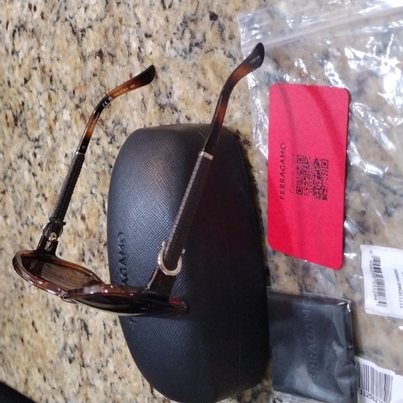 Ferragamo Sunglasses main image 7
